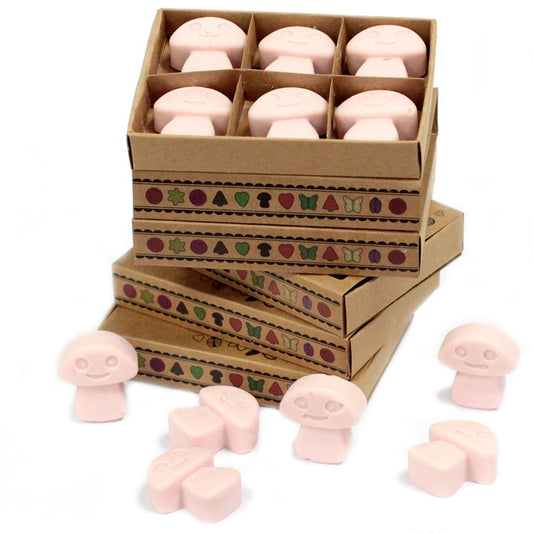 Premium Dark Sandalwood soy wax melts made with natural soy wax