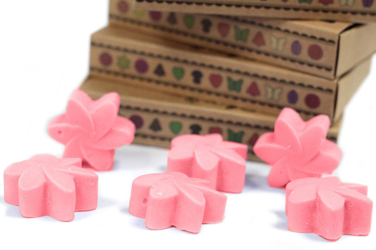 Hand‑poured rose‑scented soy wax melts with long‑lasting fragrance