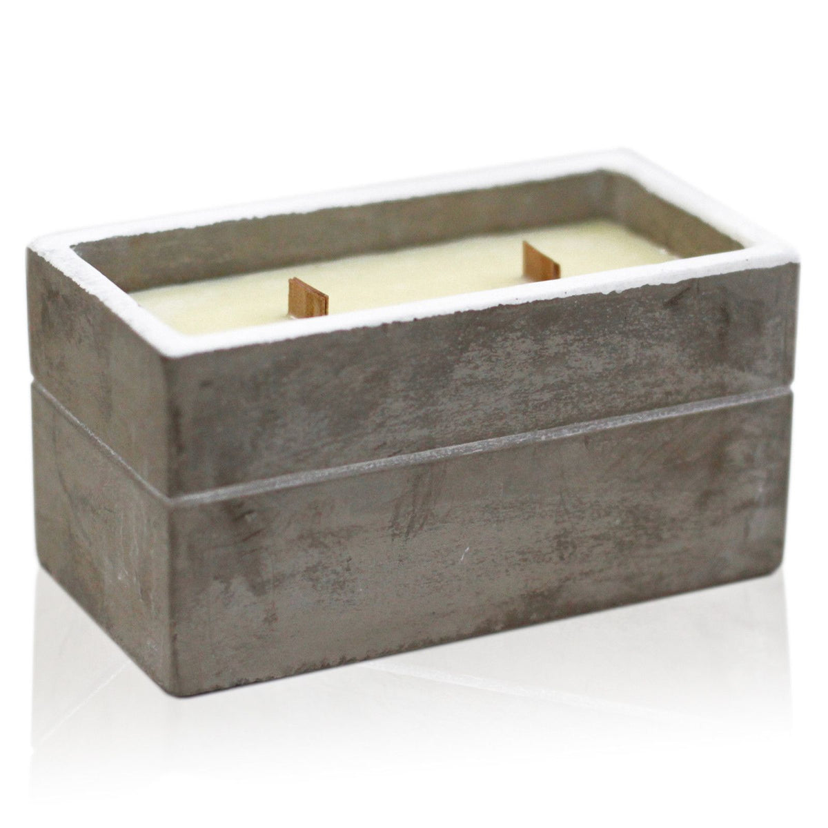 Spiced South Sea Lime concrete candle with crackling wooden wick